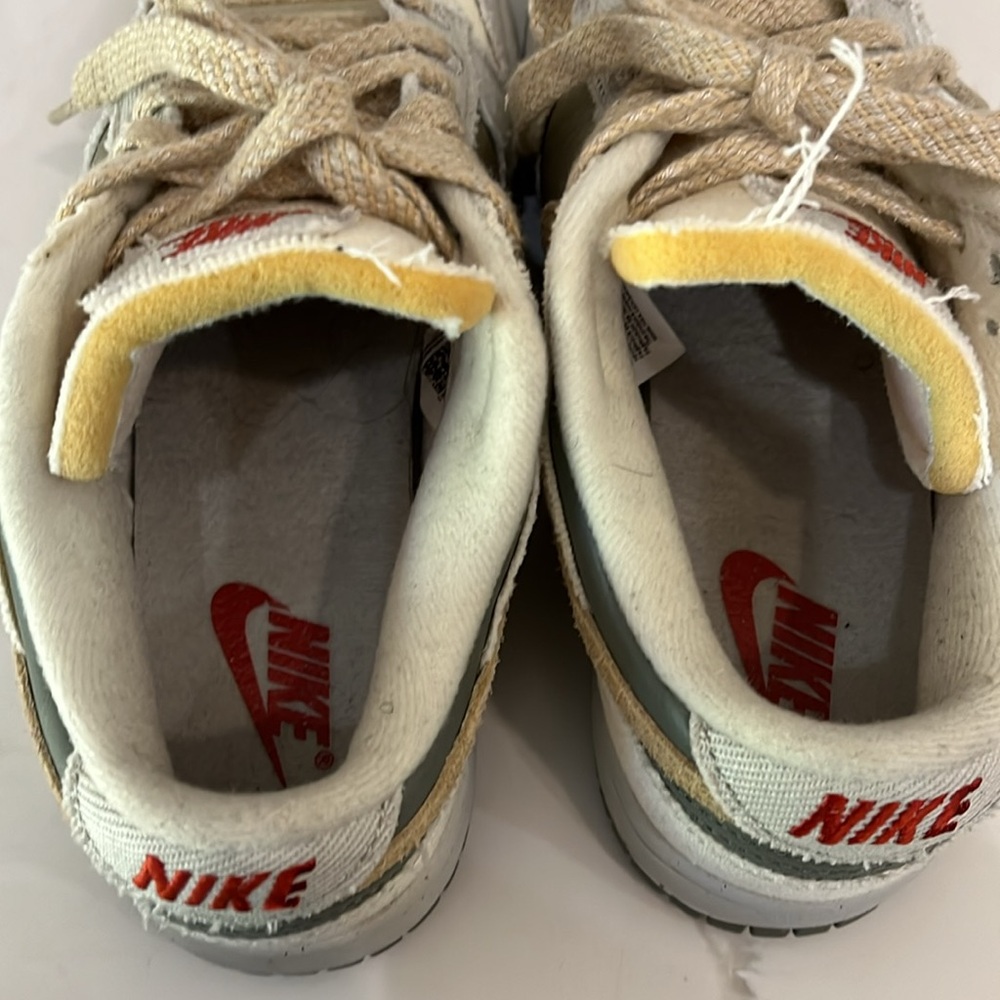 Women’s Nike Dunk Low - Picture 4 of 5